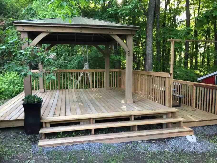 Cozy & Porches For Intimate Weddings Reunions